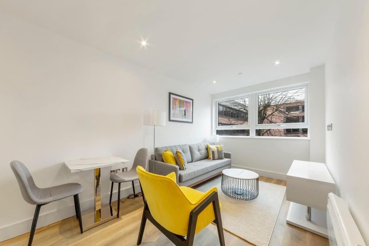 Modern And Stylish 1 Bed Apartment In 东格林斯特德 外观 照片